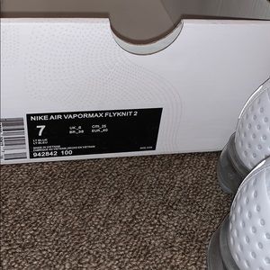 White Vapormax Flyknit